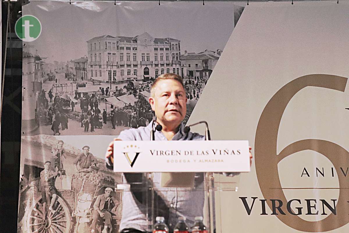 Jiménez agradece el trabajo de los agricultores, en el 60 aniversario de “Virgen de las Viñas Bodega y Almazara”