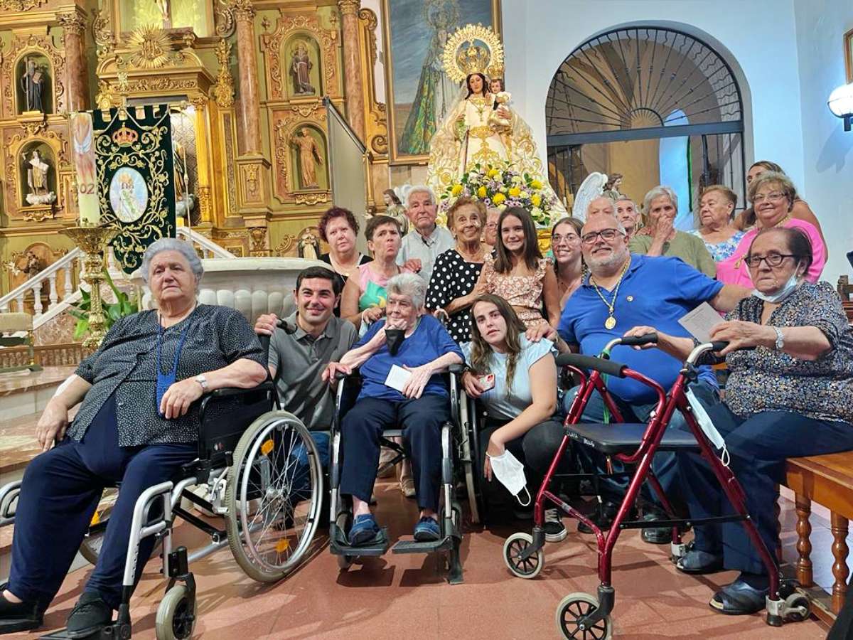 La parroquia de la Asunción acoge la unción de enfermos en presencia de la Virgen de las Viñas
