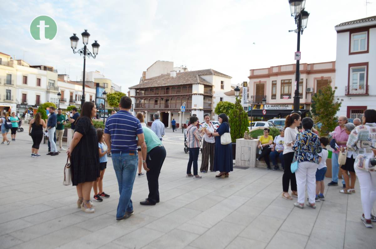 La Plaza de España acoge la lectura de un manifiesto por el Día Mundial del Alzheimer