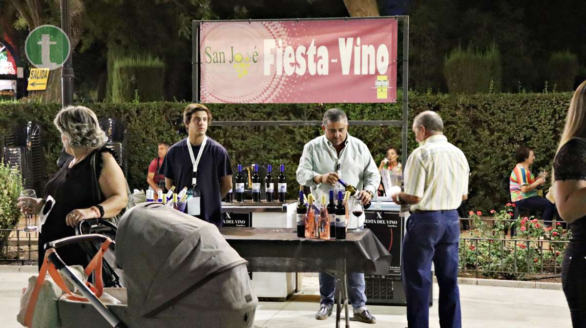 La Fiesta del Vino celebró su décimo aniversario haciendo “marca de ciudad” y con gran asistencia de público