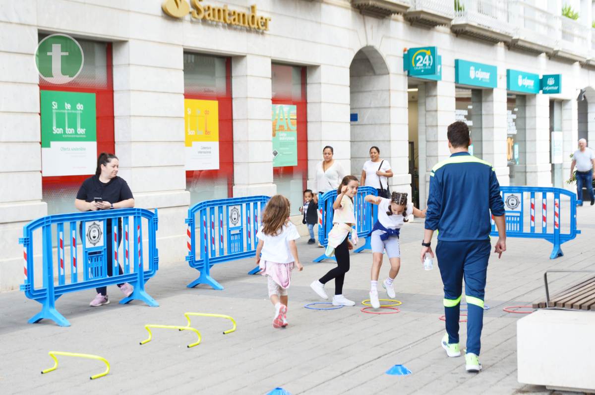 La Plaza de España acoge a centenares de niños y niñas en la Semana Europea del Deporte