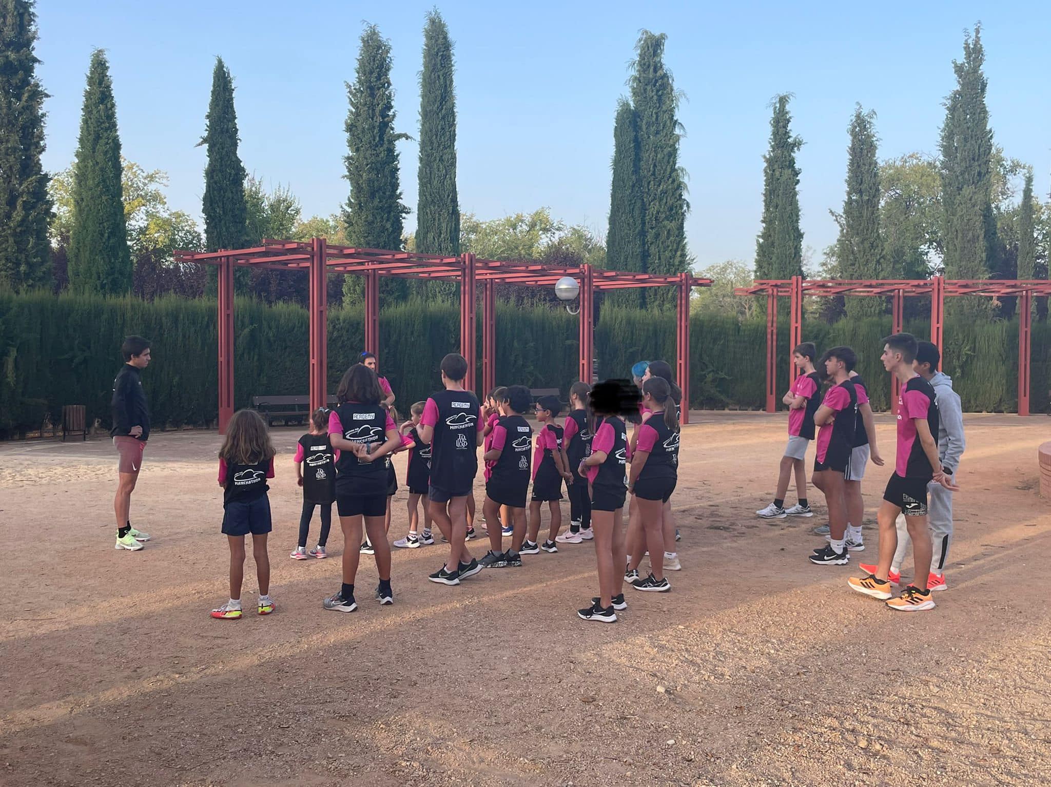 La sección infantil del Atletismo Club Manchathon arranca con 35 niños y niñas
