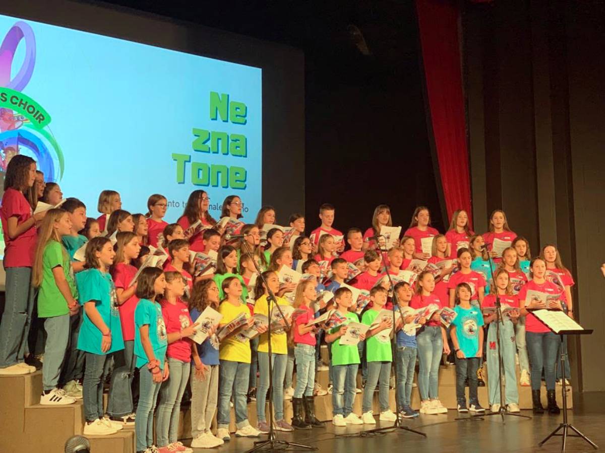 Dos maestras y cuatro alumnas del CEIP José María del Moral viajan hasta Croacia para participar en un coro