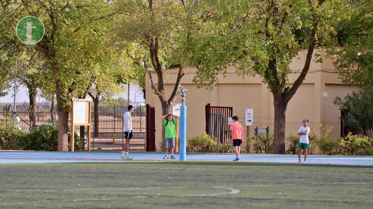 Los colegios de Tomelloso 'inundan' la Ciudad Deportiva para disfrutar de la 'Olimpiada Escolar'
