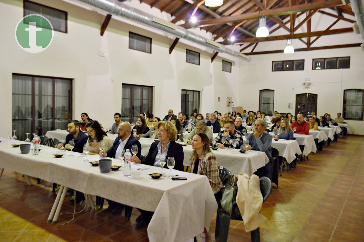 Buena acogida a la cata de vinos organizada por la Fundación 'Tierra de Viñedos' en Tomelloso