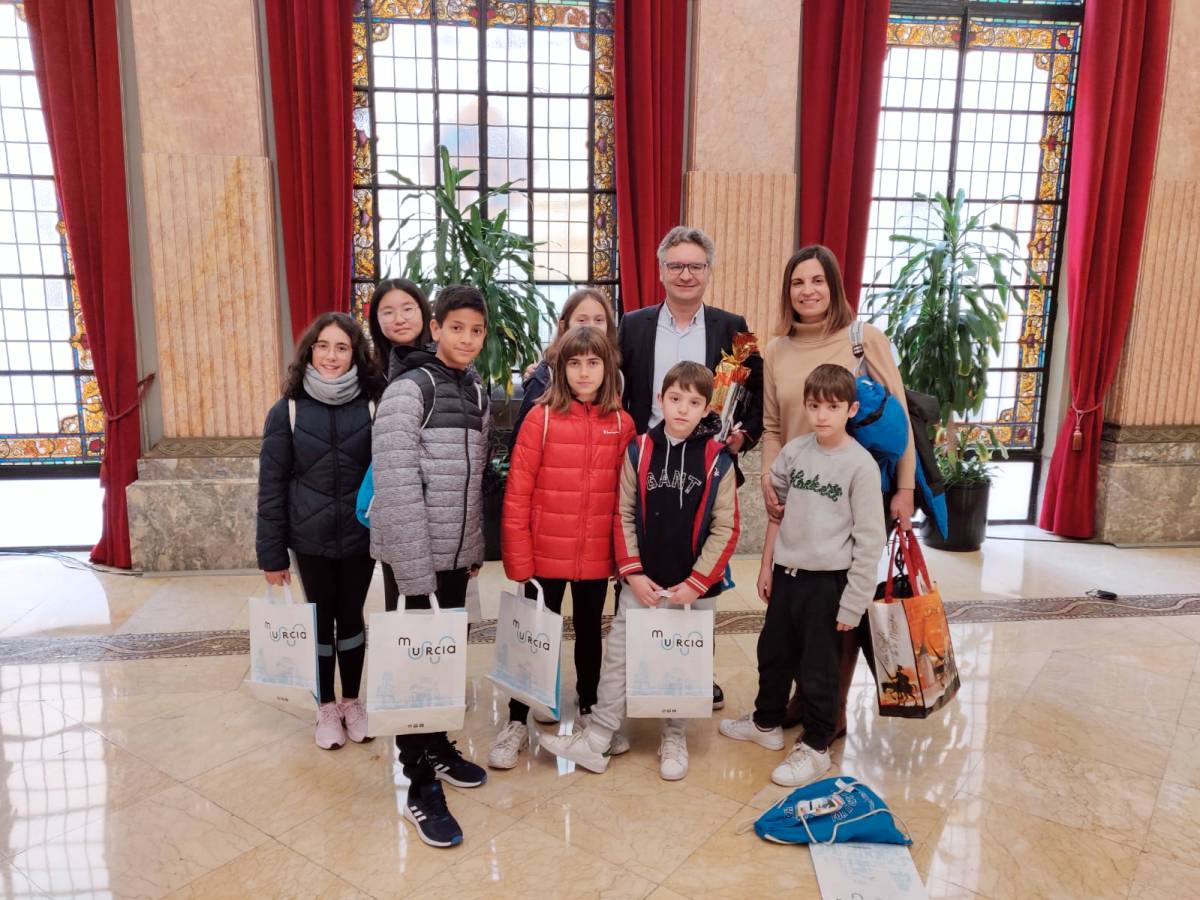 Dos profesores y cinco alumnos del CEIP José María del Moral de Tomelloso viajan a Murcia con el proyecto Eramus+