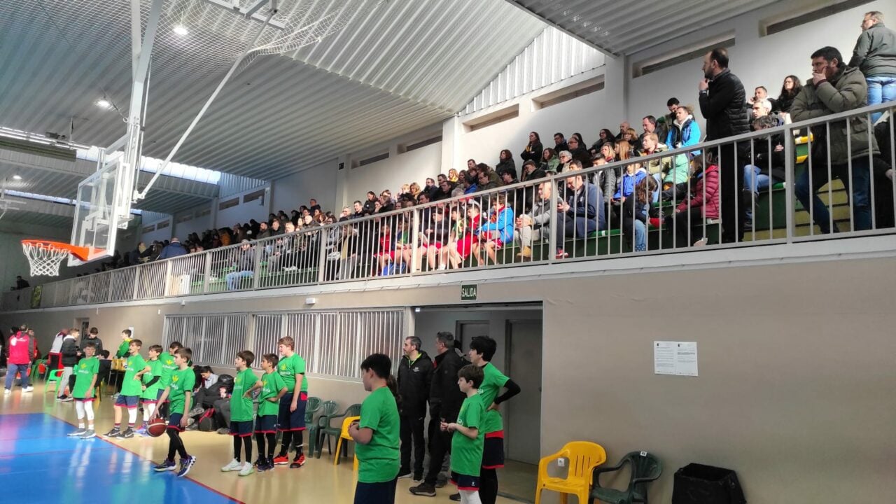 120 niños y niñas participan en el encuentro infantil del baloncesto provincial en Tomelloso