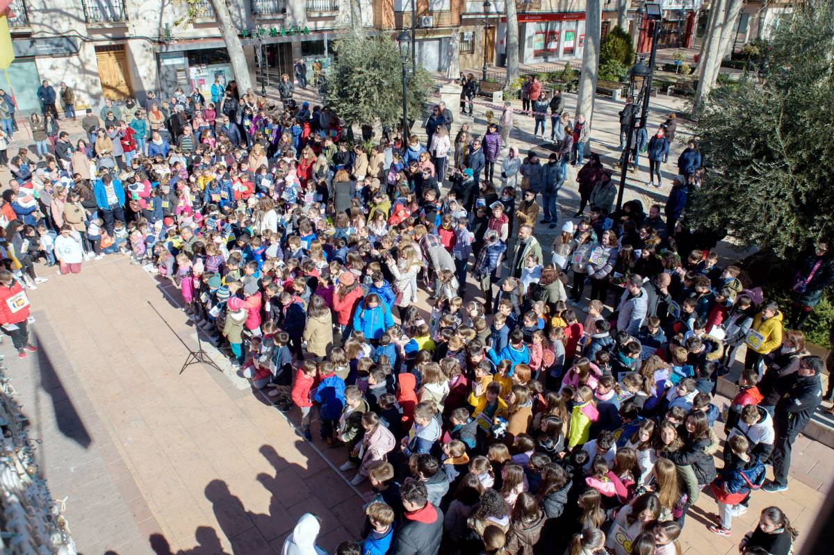 Los centros educativos de Argamasilla de Alba celebran el Día Escolar de la No Violencia y la Paz
