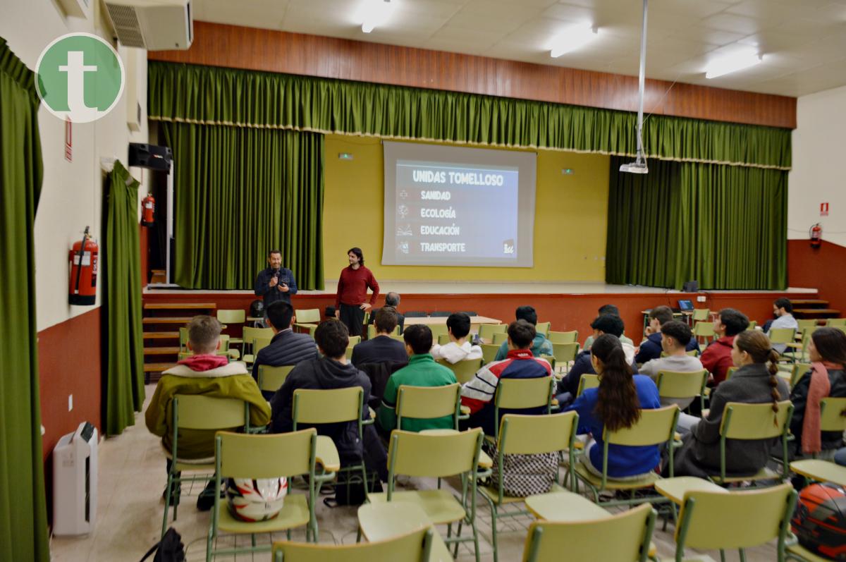 Unidas Tomelloso comienza la ronda de encuentros con alumnas y alumnos en el IES Eladio Cabañero