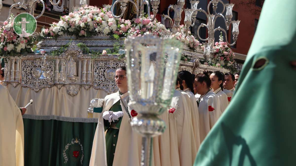 La procesión 'Camino del Calvario' brilla con una luz radiante de Viernes Santo en Tomelloso
