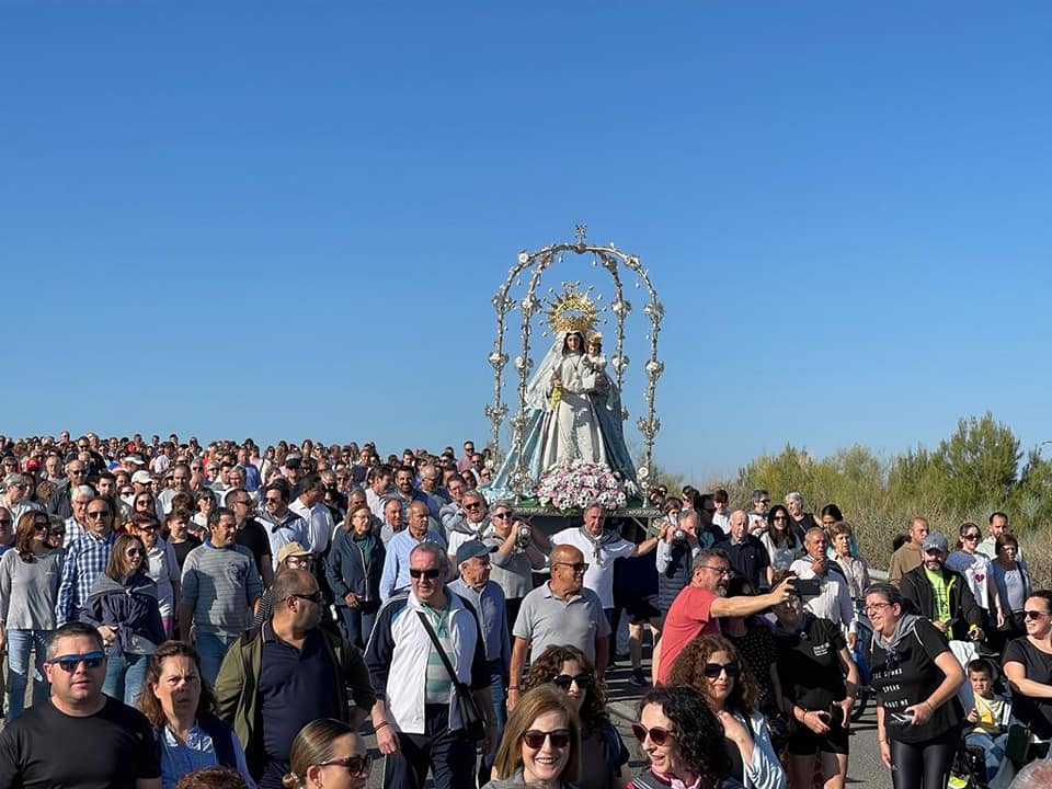 La Virgen de las Viñas ya se encuentra en Pinilla tras un multitudinario regreso