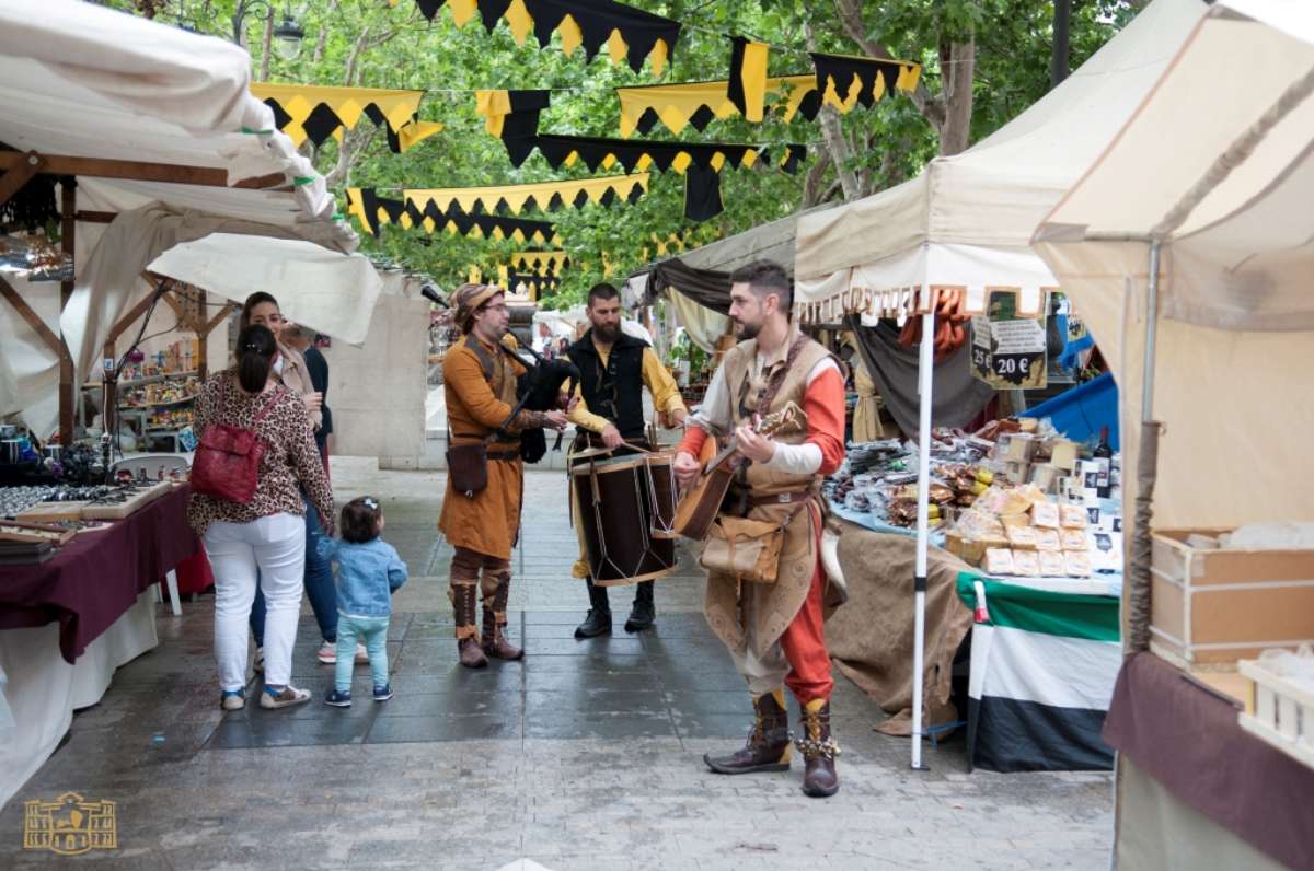 Abre sus puertas el Mercado Medieval, que estrena ubicación, en el paseo de las Moreras