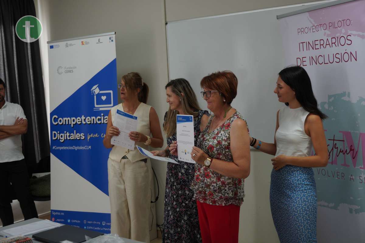 Fundación Ceres entrega los diplomas de competencias y alfabetización digitales a las participantes del proyecto de inclusión social