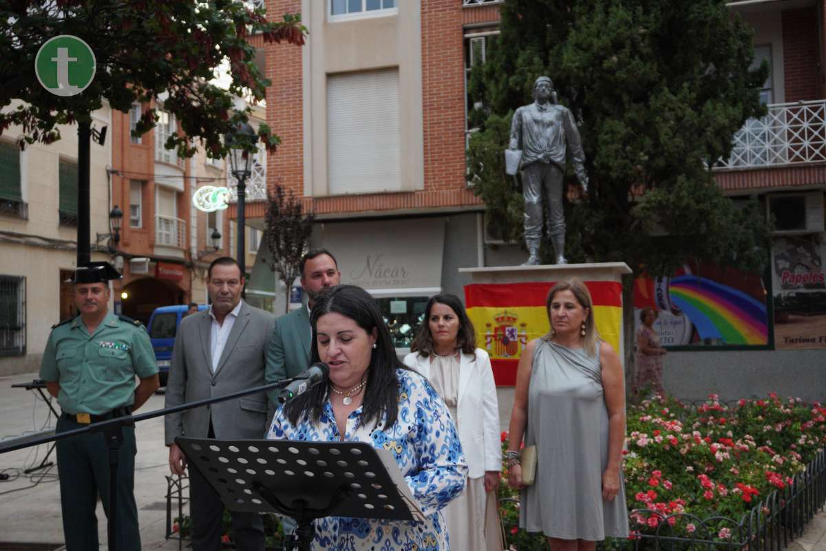 Inaugurada la escultura en homenaje al agricultor "símbolo y raíz de la ciudad de Tomelloso"