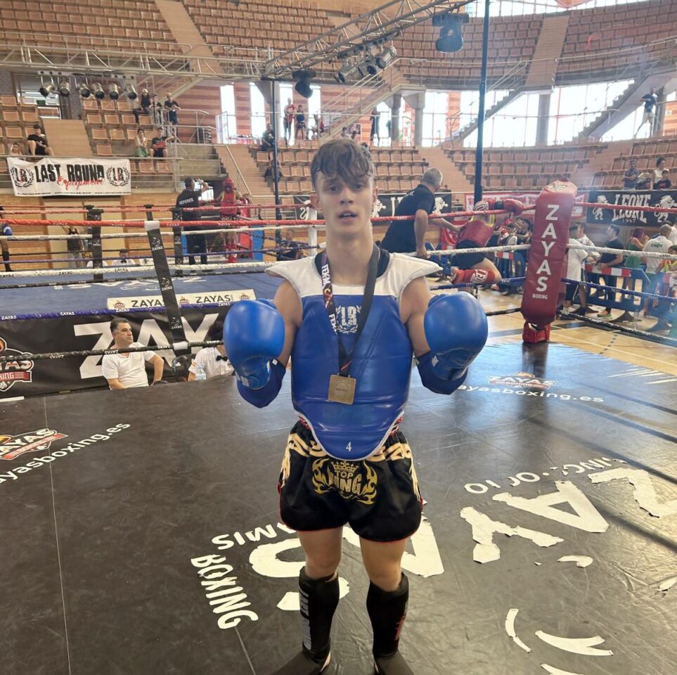 Alonso Moreno, del club Alma Matter de Tomelloso, medalla de oro en el campeonato de España de Muay Thai