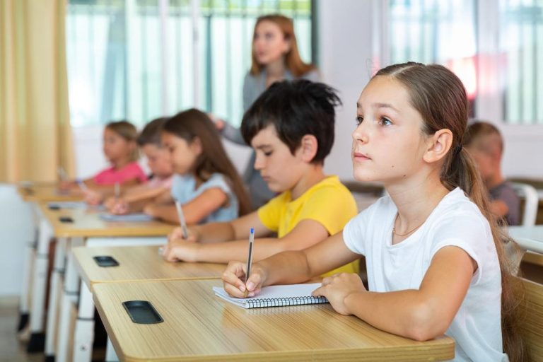 Así queda el reparto de las 1.133 plazas de la oferta de empleo de docentes en C-LM