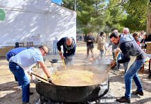 Pinilla celebra el Día de Acción de Gracias con tradición, folclore y migas para todos