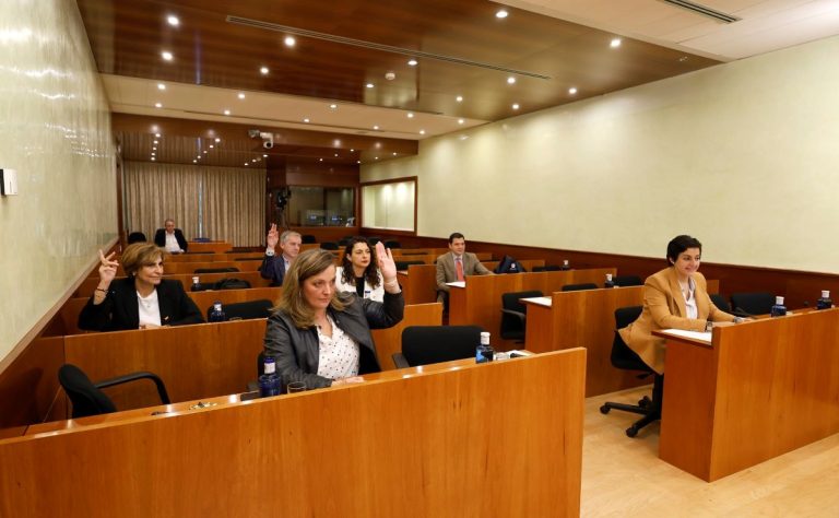 Sin consenso en las Cortes contra la violencia machista y PSOE aprueba su resolución