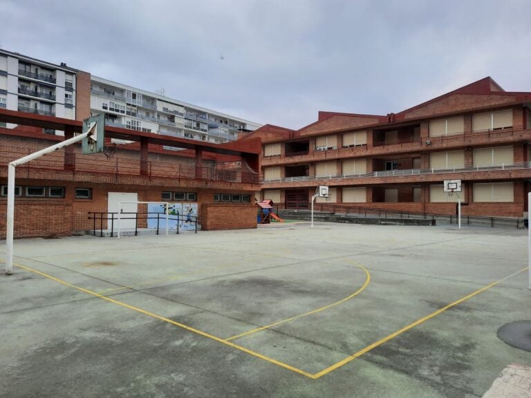 Los docentes de Castilla-La Mancha, entre los mejor pagados según UGT