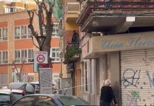 Detenido en Albacete por amenazar con hachas desde su balcón