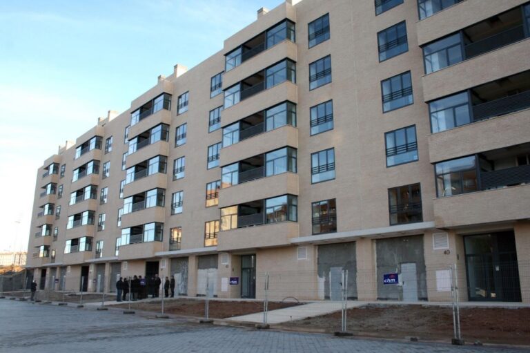 C-LM aprobará ayudas para facilitar la compra de primera vivienda a jóvenes menores de 35 años