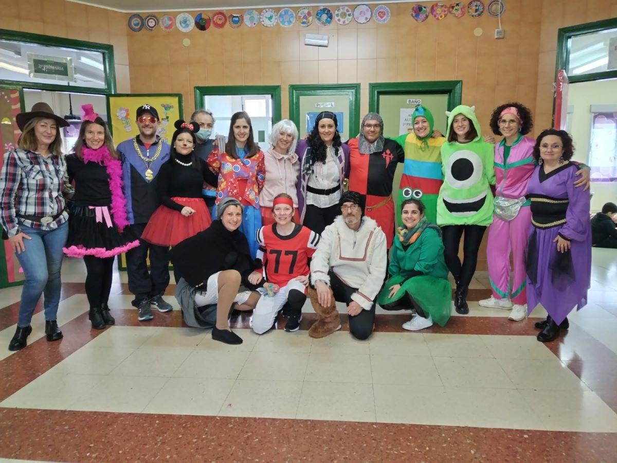 Variedad de disfraces de carnaval entre alumnos del CEIP Almirante Topete de Tomelloso