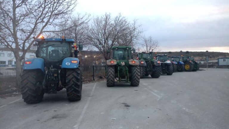Las tractoradas cortan un total de ocho autovías en Castilla-La Mancha