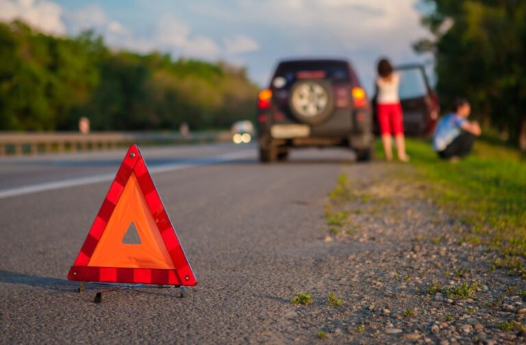 La DGT advierte: no va a haber prórroga con las balizas obligatorias desde el 1 de enero
