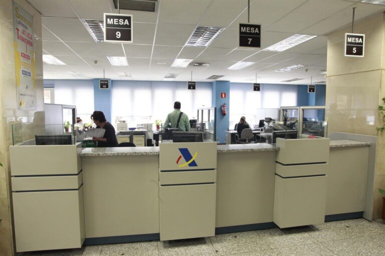 Los contribuyentes han presentado 777.000 declaraciones en las primeras horas de la Renta: un 1,7 % más