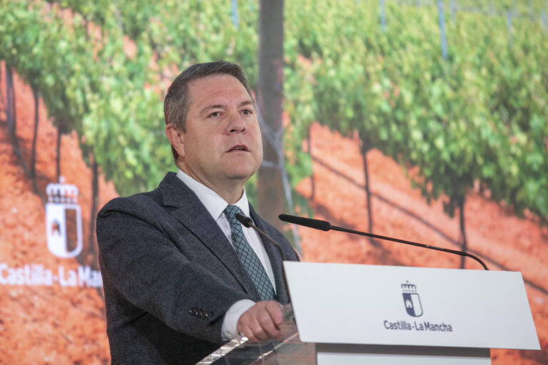 Page aboga por manifestar «un permanente apoyo» a las víctimas del 11M para que «no se vuelva a repetir»