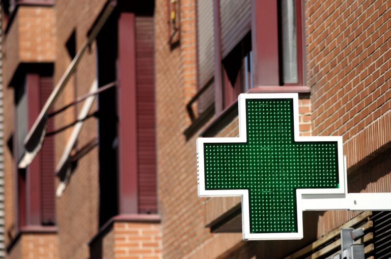 Castilla-La Mancha reparte 44 botiquines en áreas despobladas