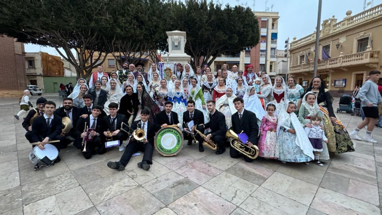La Charanga 'Los Primos' de Tomelloso llevan su música y diversión a las Fallas valencianas