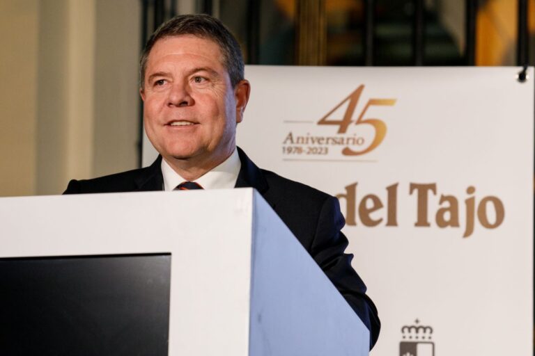 Page insiste en la desalación del agua como alternativa al trasvase: «Es sentido común»