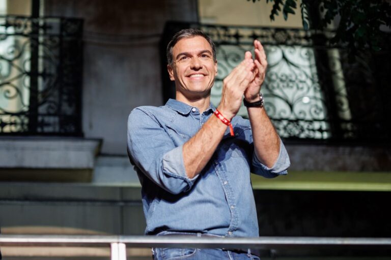 Pedro Sánchez anuncia que continuará al frente del Gobierno