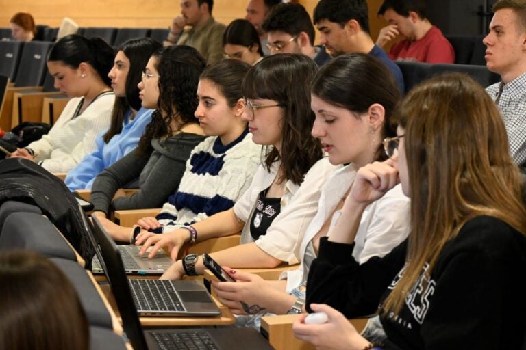 La UCLM bate récord con casi el 105 % de ocupación de las plazas ofertadas