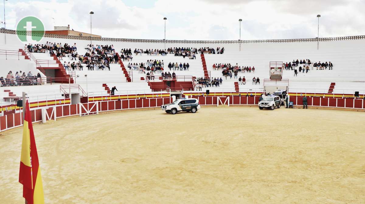 2.000 escolares disfrutan en Tomelloso de una exhibición de la Guardia Civil