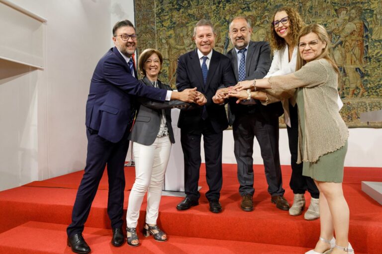 La Junta iniciará en 15 días el trámite para redactar el proyecto de ley que acabe con la brecha salarial