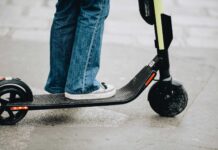 CSIF rechaza usar patinetes eléctricos como vehículos de reparto en Correos