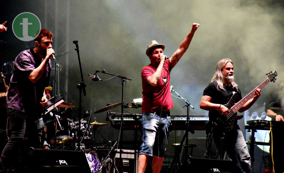 Deskaraos y Carlos Baute ofrecen un gran concierto en el Paco Gálvez de Tomelloso