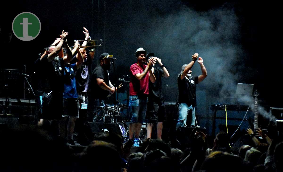 Deskaraos y Carlos Baute ofrecen un gran concierto en el Paco Gálvez de Tomelloso