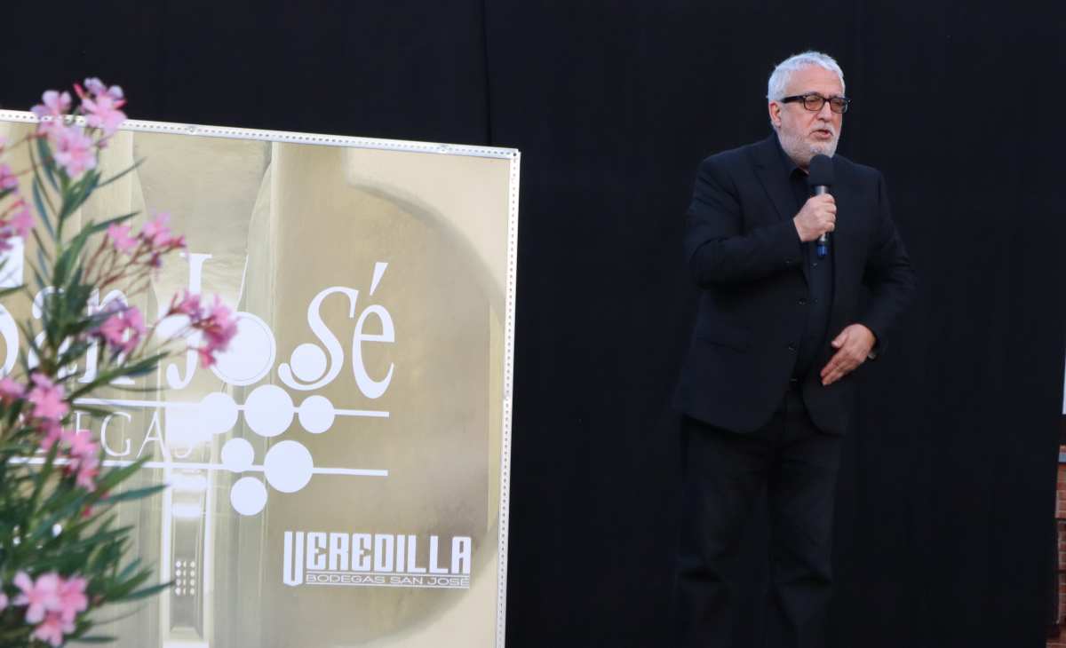 Risas con Leo Harlem y alguna sorpresa marcan el Día del Socio en la Bodega San José de Tomelloso