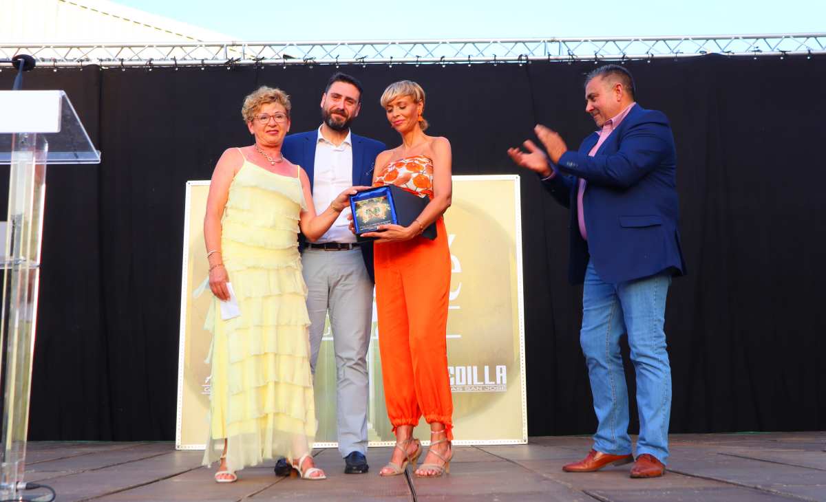 Risas con Leo Harlem y alguna sorpresa marcan el Día del Socio en la Bodega San José de Tomelloso