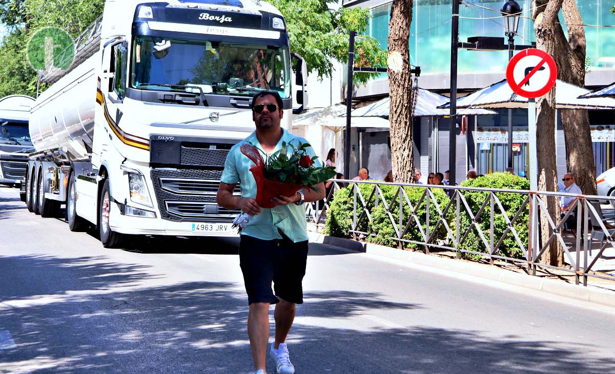 Alrededor de 100 vehículos celebran San Cristóbal por las calles de Tomelloso