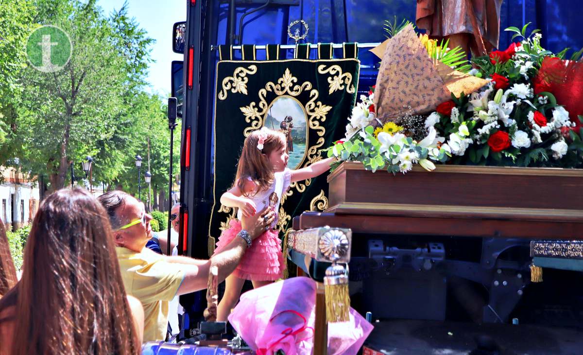 Alrededor de 100 vehículos celebran San Cristóbal por las calles de Tomelloso