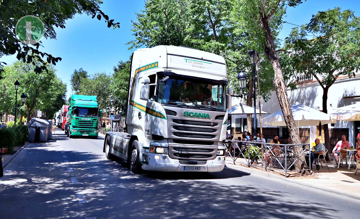 Alrededor de 100 vehículos celebran San Cristóbal por las calles de Tomelloso