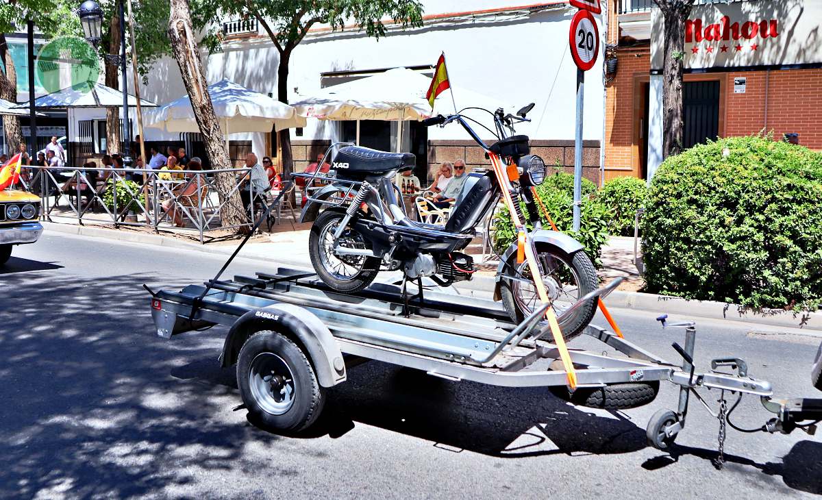 Alrededor de 100 vehículos celebran San Cristóbal por las calles de Tomelloso