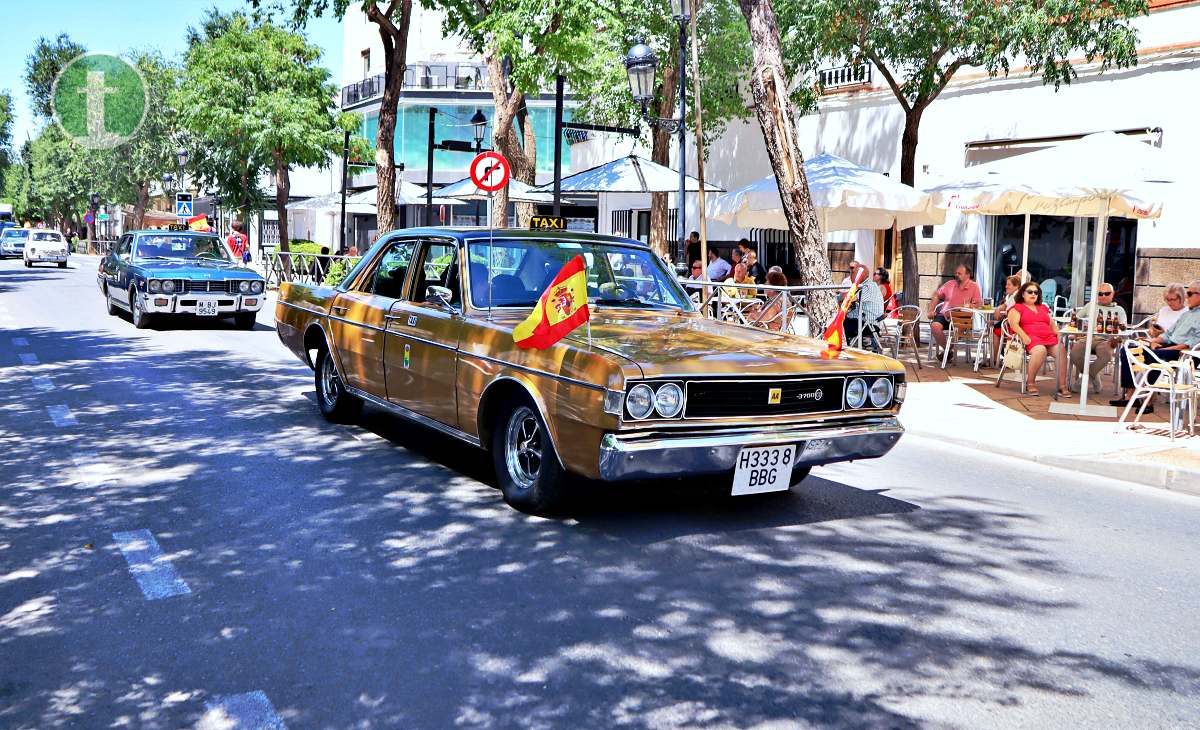 Alrededor de 100 vehículos celebran San Cristóbal por las calles de Tomelloso