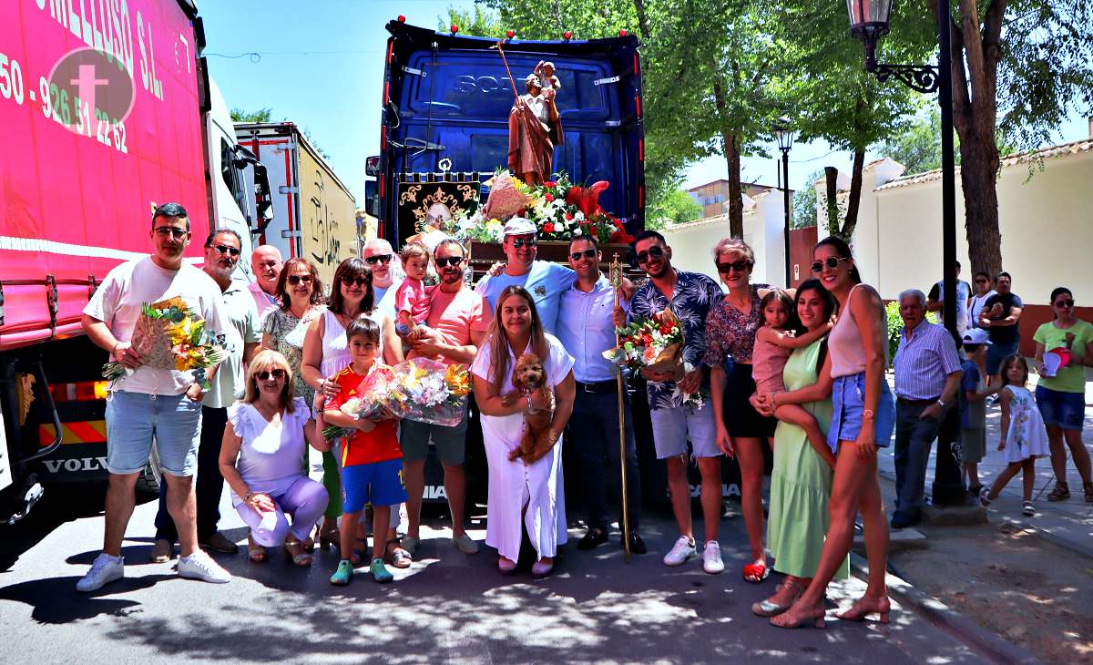 Alrededor de 100 vehículos celebran San Cristóbal por las calles de Tomelloso