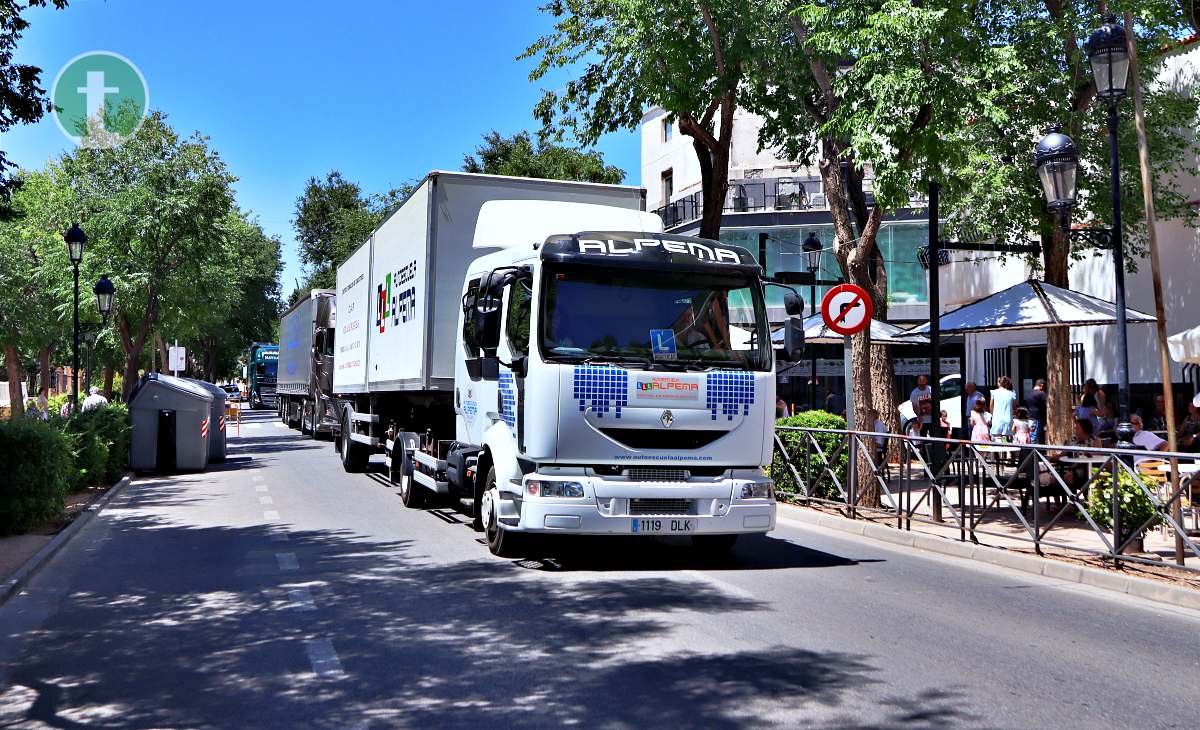 Alrededor de 100 vehículos celebran San Cristóbal por las calles de Tomelloso