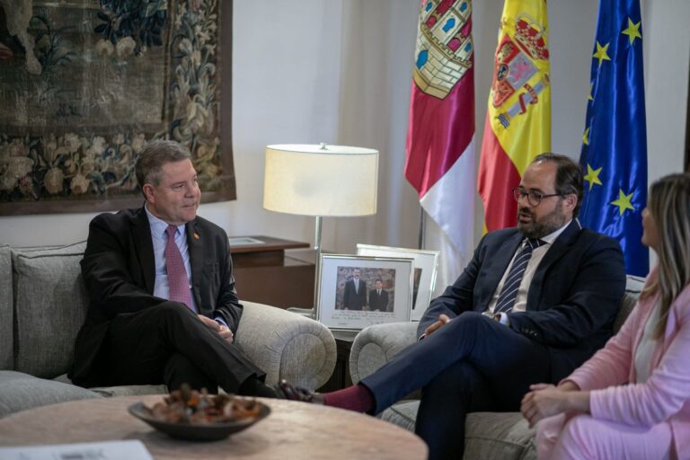 «Reunión cordial» entre Page y Nuñez, tras el acuerdo del Estatuto de Autonomía
